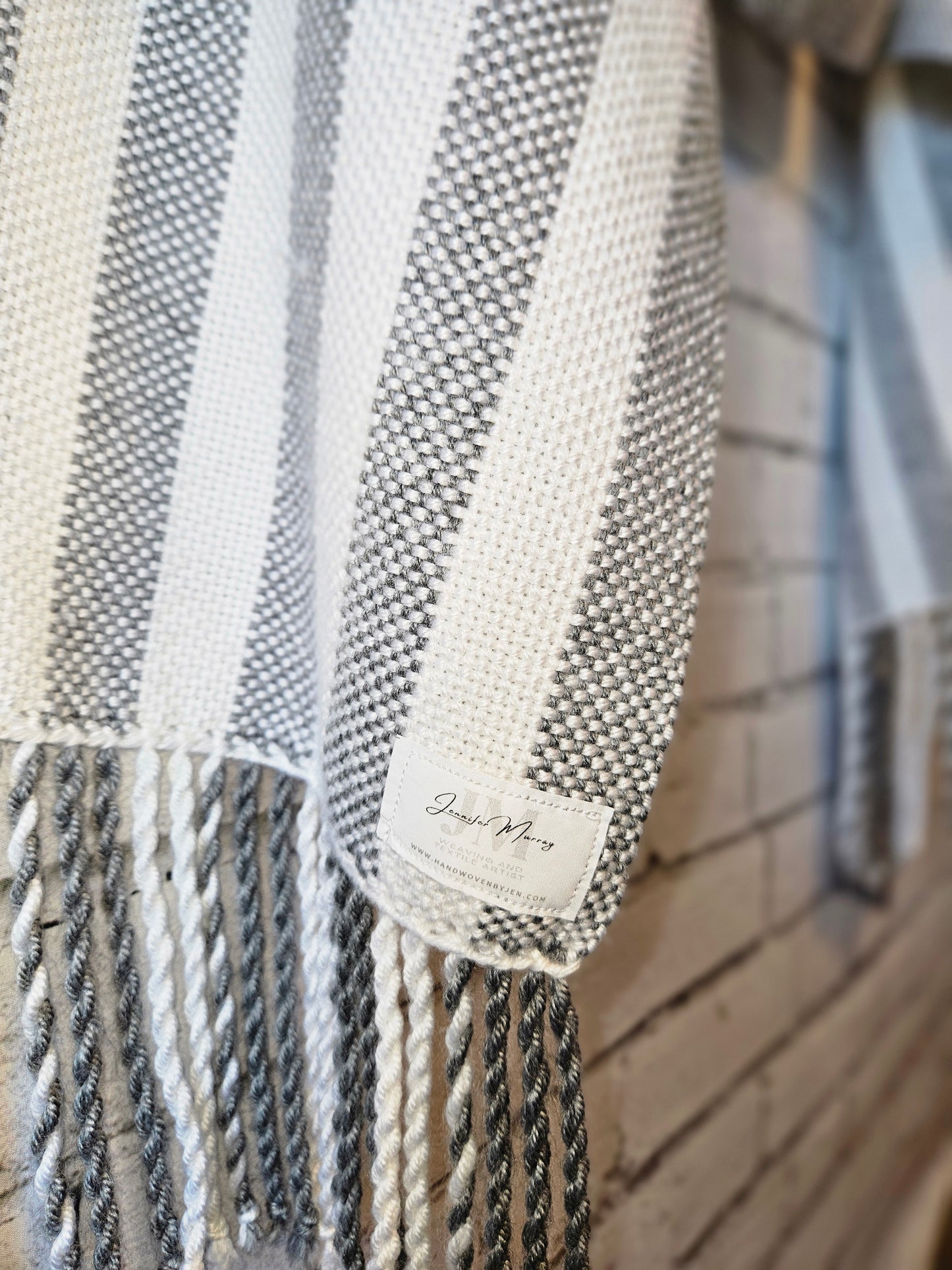Gray/white scarf