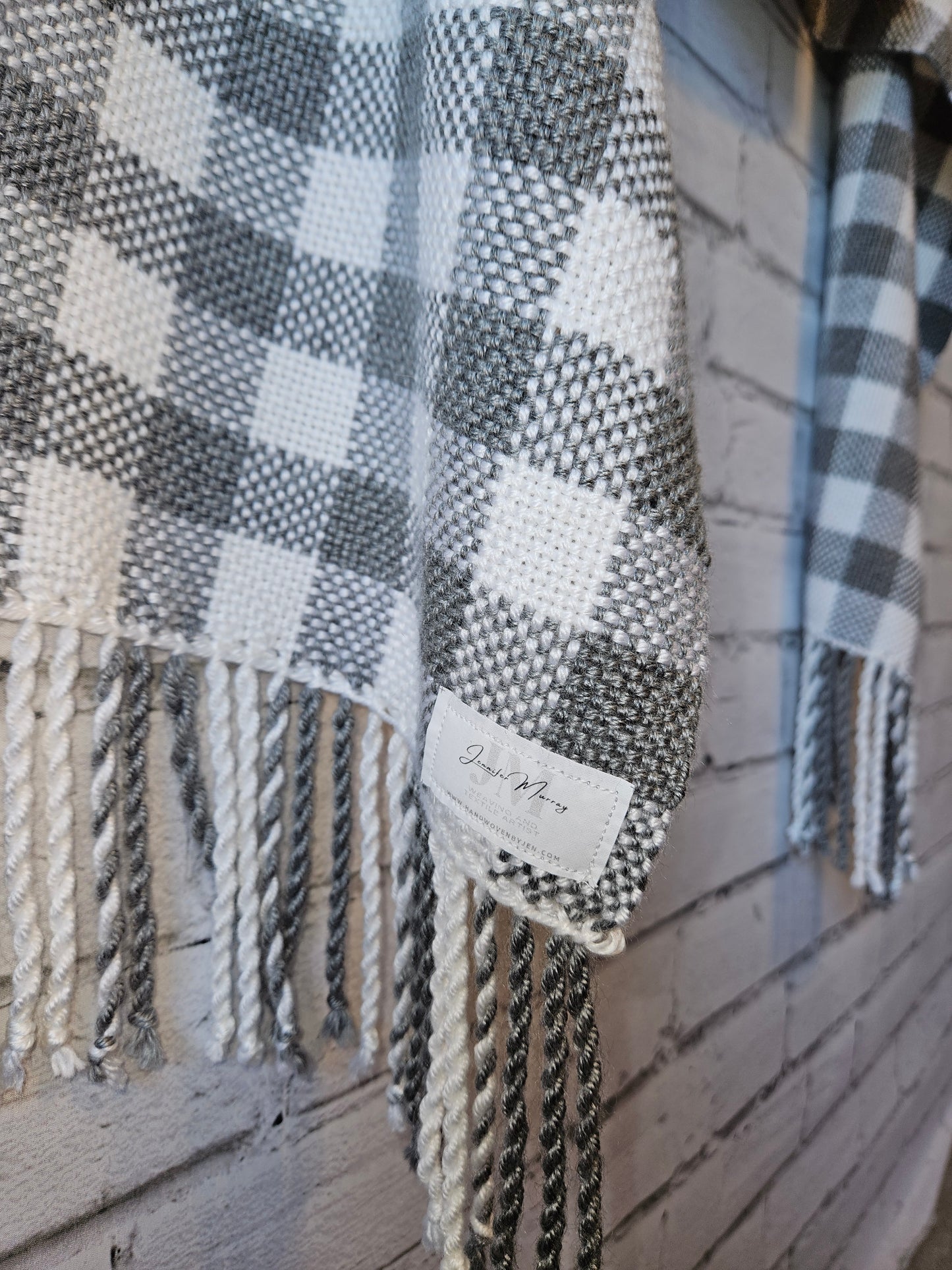 Gray/white scarf