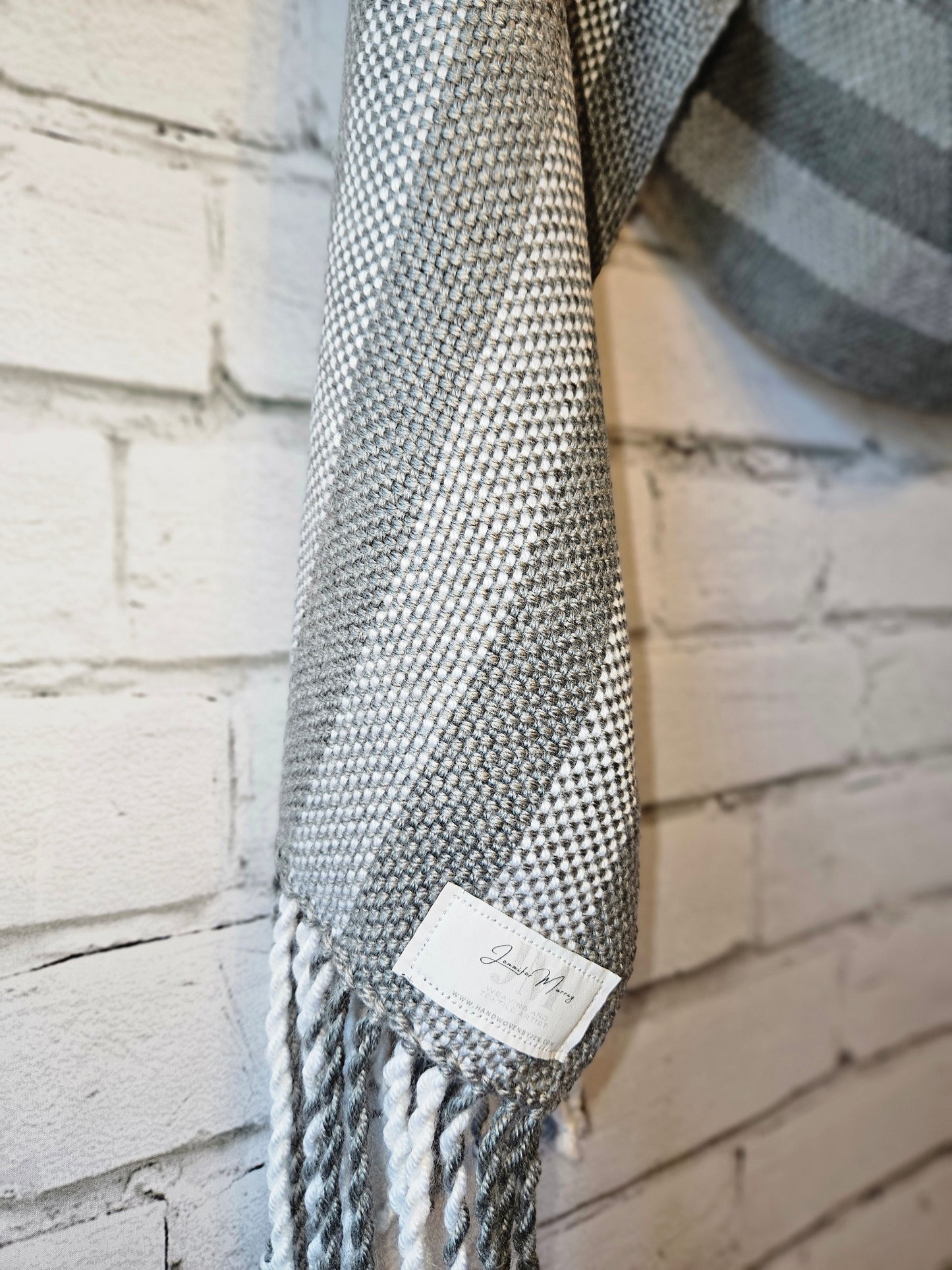 Gray/white scarf